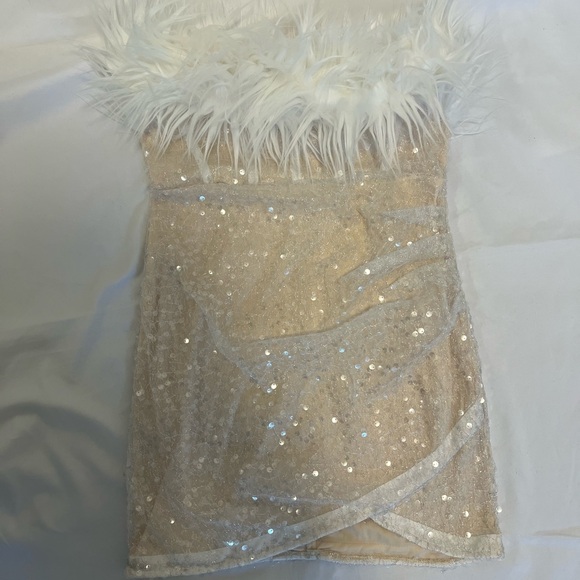 NYE OUTFIT Faux fur sequin short party dress - Picture 3 of 3